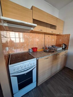 EXKLUZÍVNE predáme garzonku Šustekova ul Bratisalava - 4