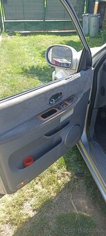 Kia carnival 2.9crdi - 4