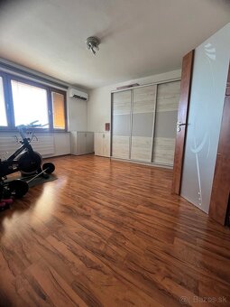Krásny a slnečný 3 izbový byt s loggiou, Levice, sídlisko R5 - 4