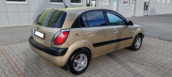 Predám Kia Rio 1.5 CRDI R.v 2009 - 4