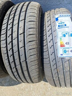 Pneu 185/55 R15 - 4