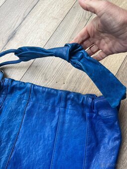 Modrá kožená kabelka Trussardi - 4