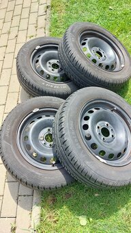 Predám 185/60 R14 - 4