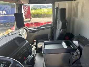 TGS 41.520 8x6 BB CH Trojstranný vyklápač - 4
