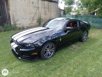 Ford Mustang - 4