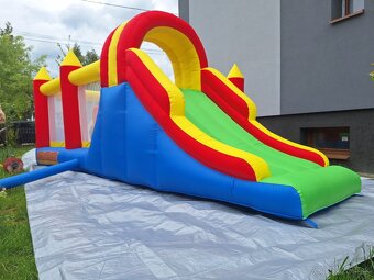 Skákací hrad, bublifuk, cukrová vata, párty stan - 4