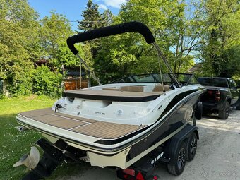 Motorový čln nový Sea Ray 190 SPX - 4