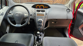 Predám Toyota Yaris 1,0 5D - 4