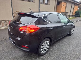 Kia Ceed 1.6 GDI 99kw Benzín 2014 Exclusive - 4