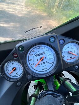 Kawasaki ninja 250R - 4