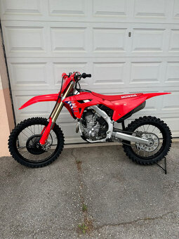 Honda CRF 250 2024 Edícia Carbon - 4