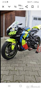 Honda CBR 600 RR 2008 Valentino Rossi - 4