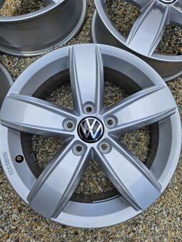 Prakticky nové, originálne disky VW - 5x112 r16 - 4
