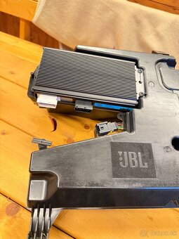 Predám komplet repro JBL Peugeot 207 RC - 4