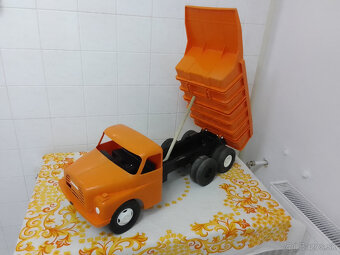 RETRO Auto Tatra 138 - 4