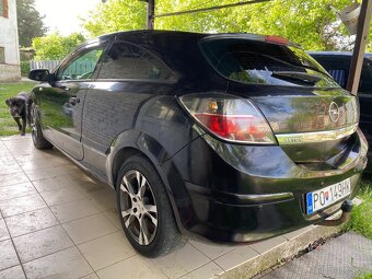 Opel astra H cupe - 4