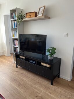 TV skrinka Hemnes IKEA - 4