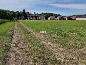 Priestranný stavebný pozemok 773 m² v obci Svinica, Košice - - 4