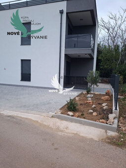 Novostavba apartmánu v centre ostrova Vir v Chorvátsku - 4