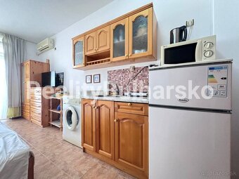 Studio 1+kk s balkonem a výhledem na bazén-Slunečné pobřeží - 4