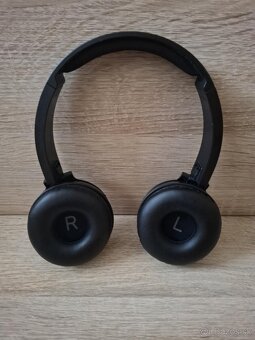Bezdrôtové slúchadlá na uši Philips TAH4205XT v čiernej farb - 4
