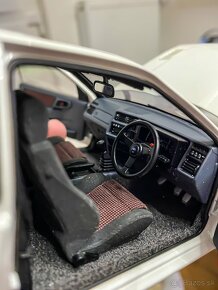 Ford Sierra Cosworth 1:18 AutoArt - 4