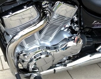 SUZUKI INTRUDER 1400 / TOP KRÁSNY originál stav - 4