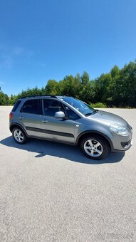 Suzuki SX4 1.6 GL 5D 4x4 Benzín - 4
