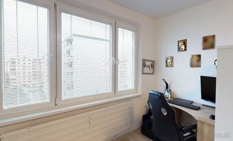 Priestranný zariadený 2 izb.byt s balkónom ZÁPAD - 4
