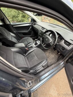 Rozpredam Škoda Octavia 3 1.6 TDi 81kw kombi šedá . Kod farb - 4
