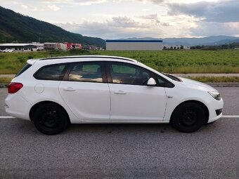 Opel Astra J 1.7 cdti Sports Tourer - 4