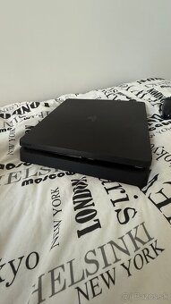 Ps4, 2 ovládače + 16 hier - 4
