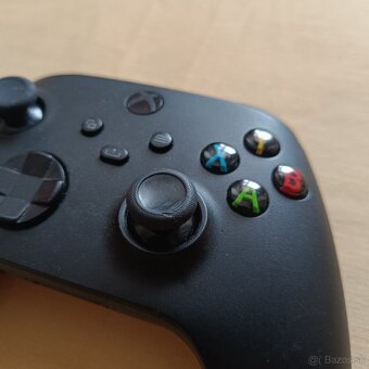 Čierny ovládač na Xbox Series S/X Xbox one controller - 4