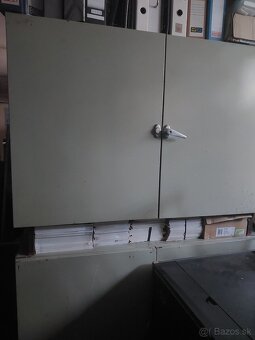 Predám nezničitelné plechové skrine, 3 vysoké, 2 nízke. - 4