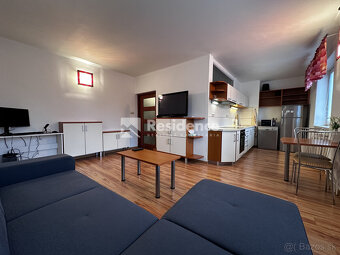 REZERVOVANE Priestranný 1-izbový byt na prenájom – Štefániko - 4