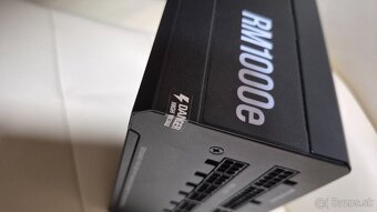 Corsair RM1000e - 4