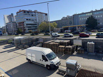 Prenájom areálu 4564m² s priamym vjazdom od ulice Panónská c - 4