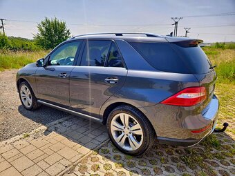 Mercedes ML350 - 4