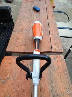 Akumulátorový vyžínač STIHL FSA 57 +2X AKUMULATOR A NABIJAČK - 4