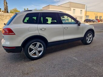 Predám Volkswagen Touareg II 3.0 V6 TDI 176 KW 8-Tiptronic - 4