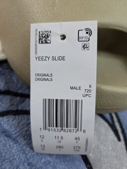 Yeezy slides - 4