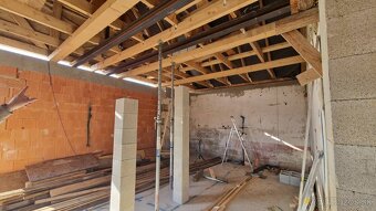 NA PREDAJ RODINNÝ DOM, POZEMOK 1041 M2 NEDED - 4