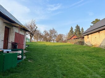 Na predaj: Rodinný dom s veľkým pozemkom a garážou – Veľaty - 4