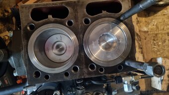 Zetor 2001 motor - 4