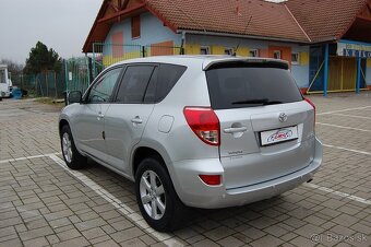 Toyota RAV4 2.0 benzín - 4