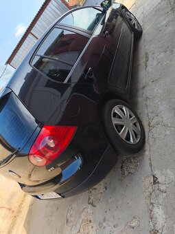 Predám Volkswagen Golf 5 - 4