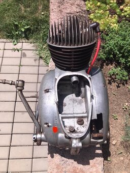 Predám motor na motocykel čz 125/150 C - 4