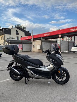 Honda Forza 300 - 4
