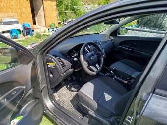 Kia ceed sw - 4