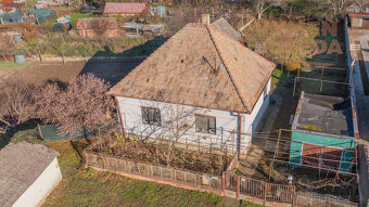 VYMEŇ SUSEDA - VÝNIMOČNÝ STAVEBNÝ POZEMOK S RODINNÝM DOMOM  - 4